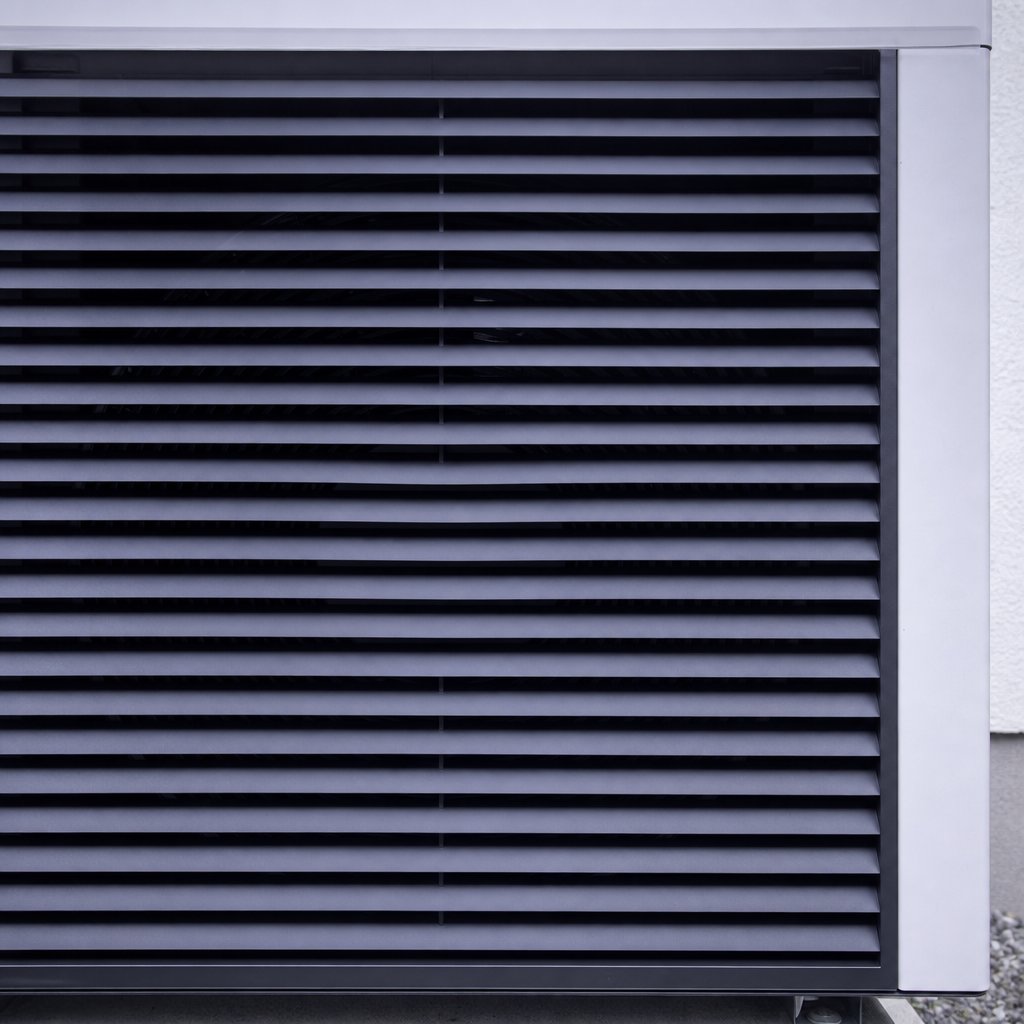 Ventilatorgitter der Außeneinheit einer Wärmepumpe